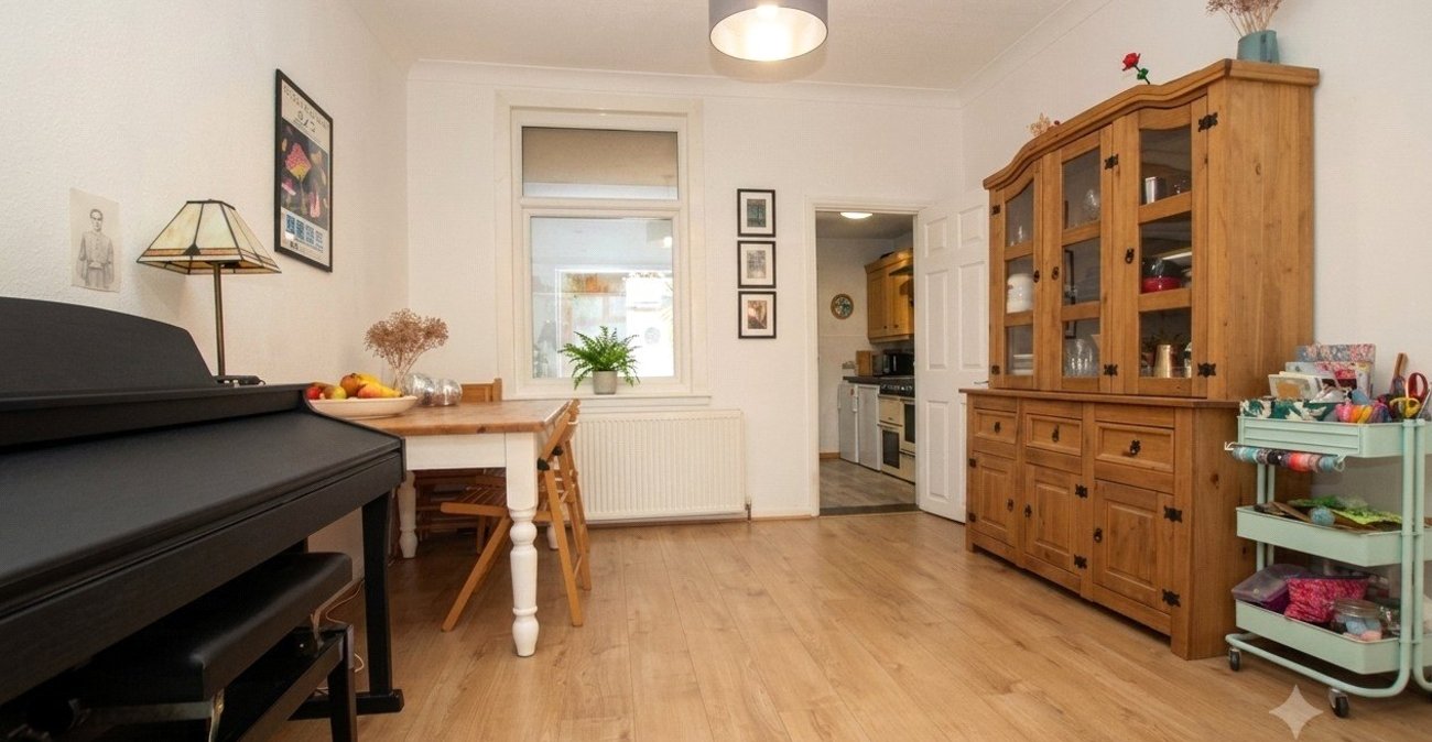 4 bedroom house for sale in Abbey Wood | Robinson Jackson