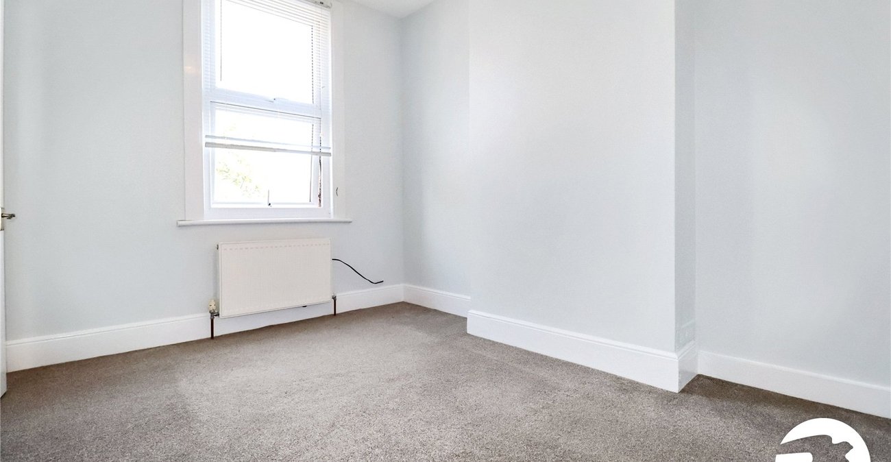 2 bedroom house for sale in London | Robinson Jackson
