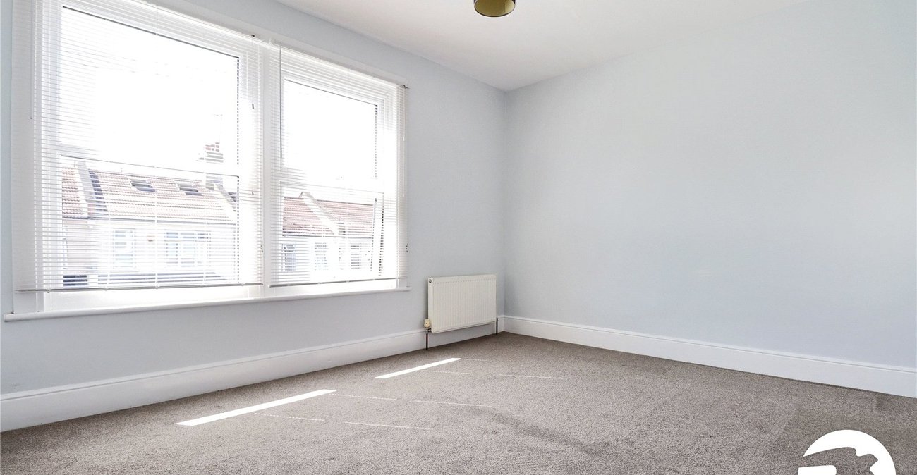 2 bedroom house for sale in London | Robinson Jackson