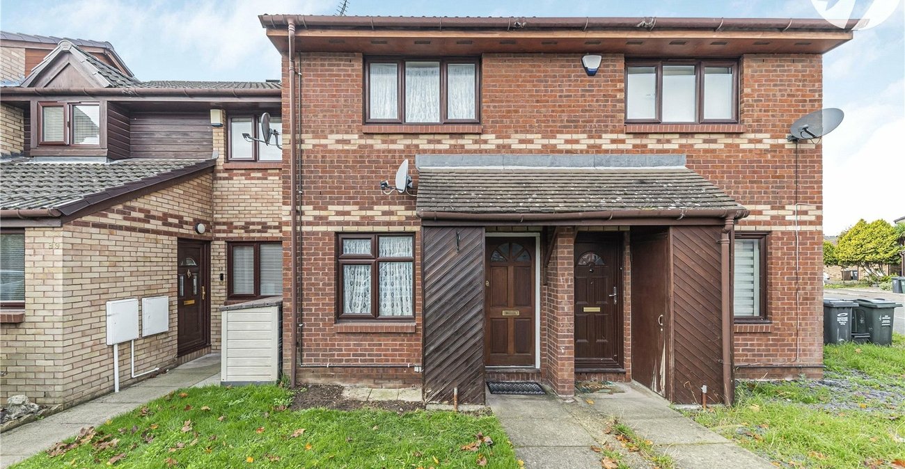 2 bedroom house for sale in Dartford | Robinson Jackson