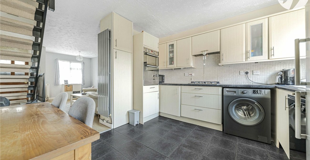 2 bedroom house for sale in Dartford | Robinson Jackson