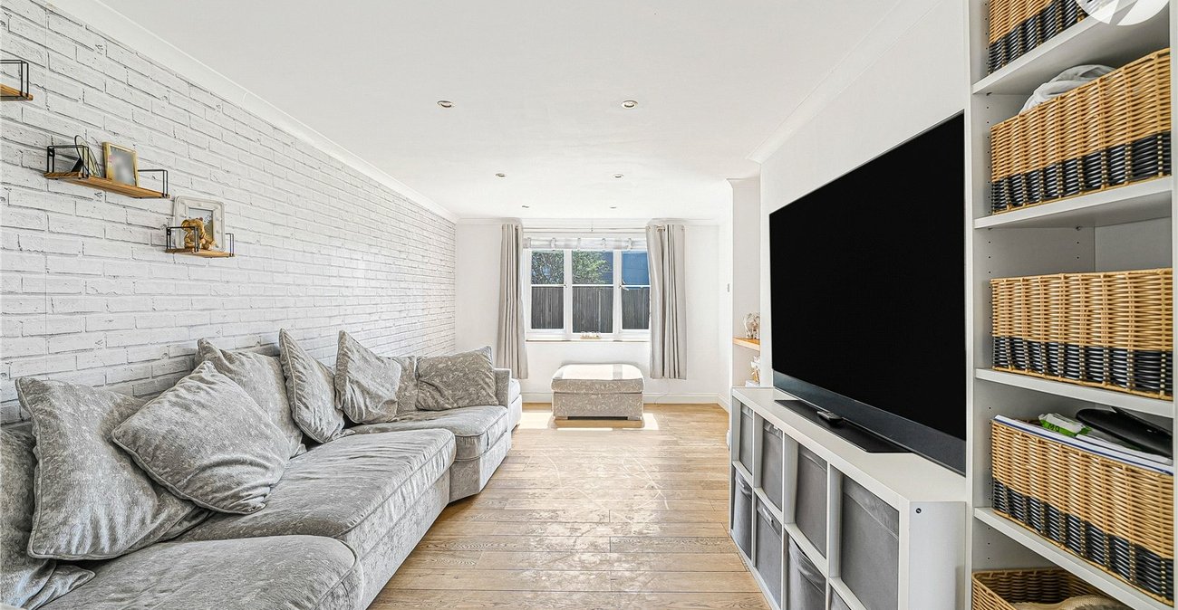 2 bedroom property for sale in Dartford | Robinson Jackson