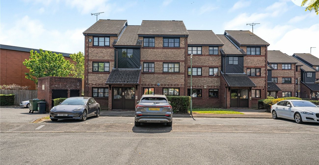 2 bedroom property for sale in Dartford | Robinson Jackson