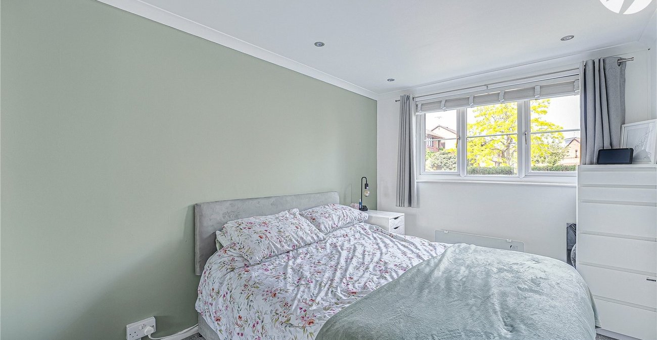 2 bedroom property for sale in Dartford | Robinson Jackson