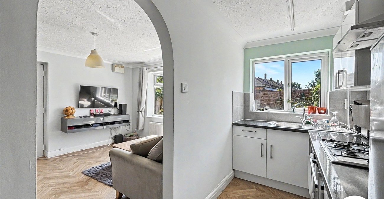 1 bedroom house for sale in Barrington Close | Robinson Michael & Jackson