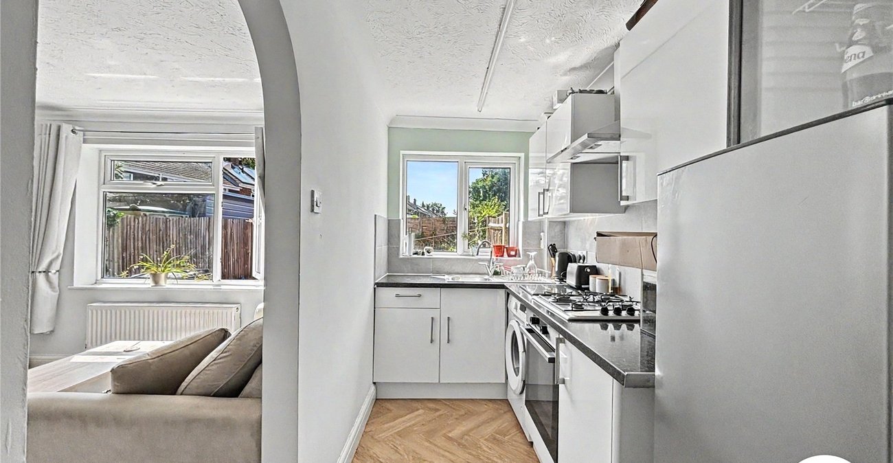 1 bedroom house for sale in Barrington Close | Robinson Michael & Jackson