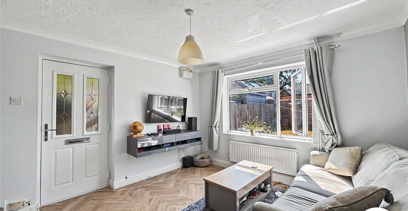 1 bedroom house for sale in Barrington Close | Robinson Michael & Jackson