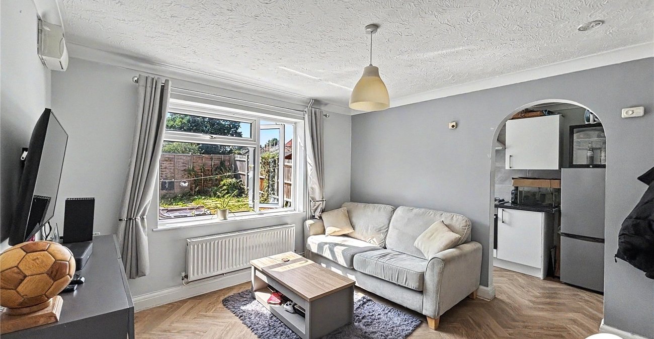 1 bedroom house for sale in Barrington Close | Robinson Michael & Jackson
