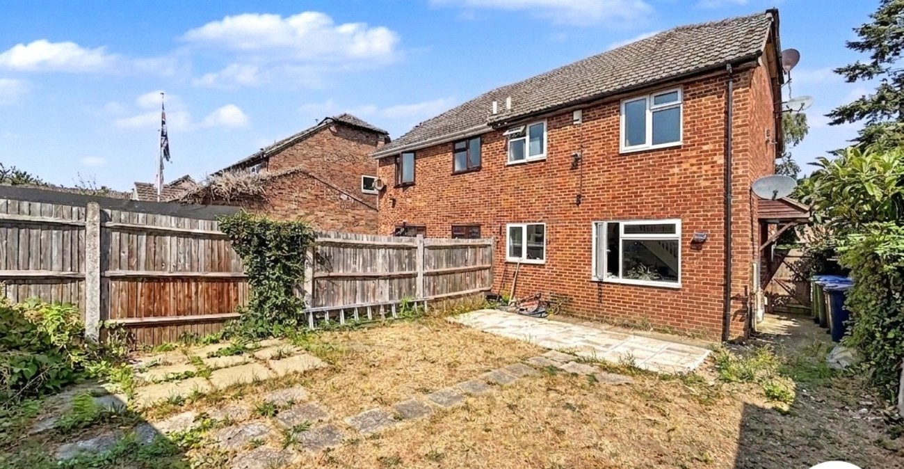 1 bedroom house for sale in Barrington Close | Robinson Michael & Jackson