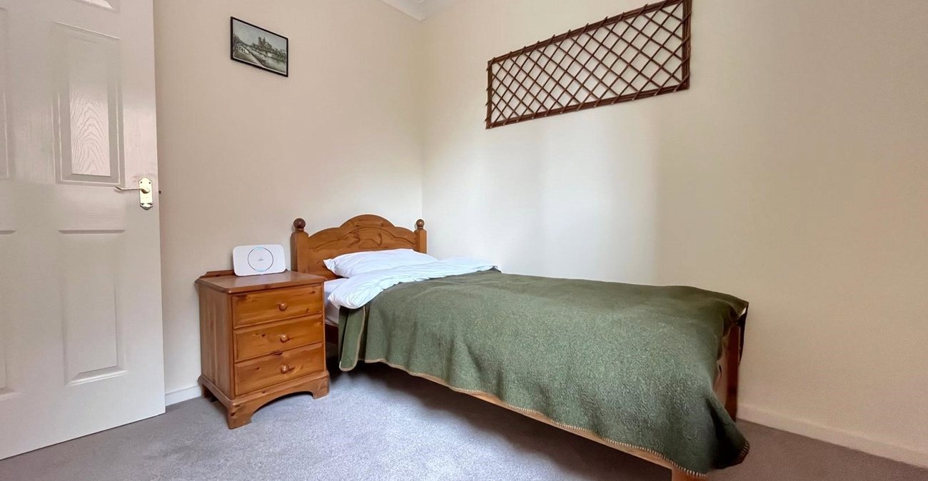 2 bedroom bungalow for sale in Walderslade Woods | Robinson Michael & Jackson