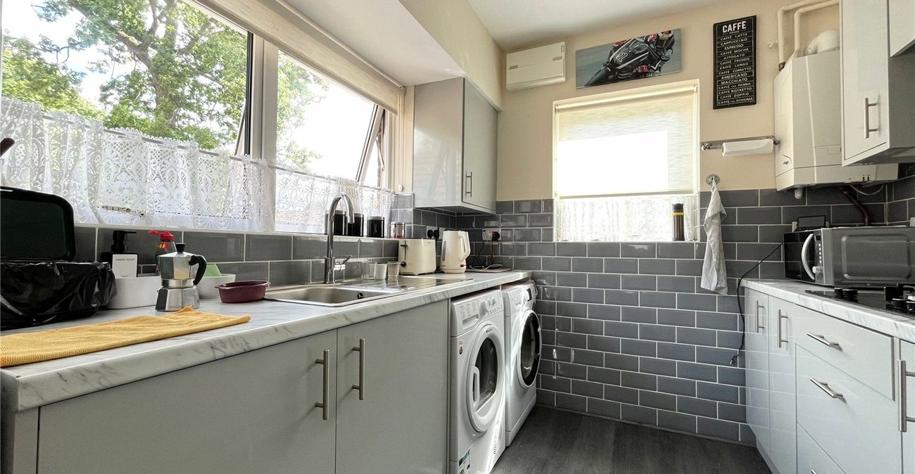 2 bedroom bungalow for sale in Walderslade Woods | Robinson Michael & Jackson