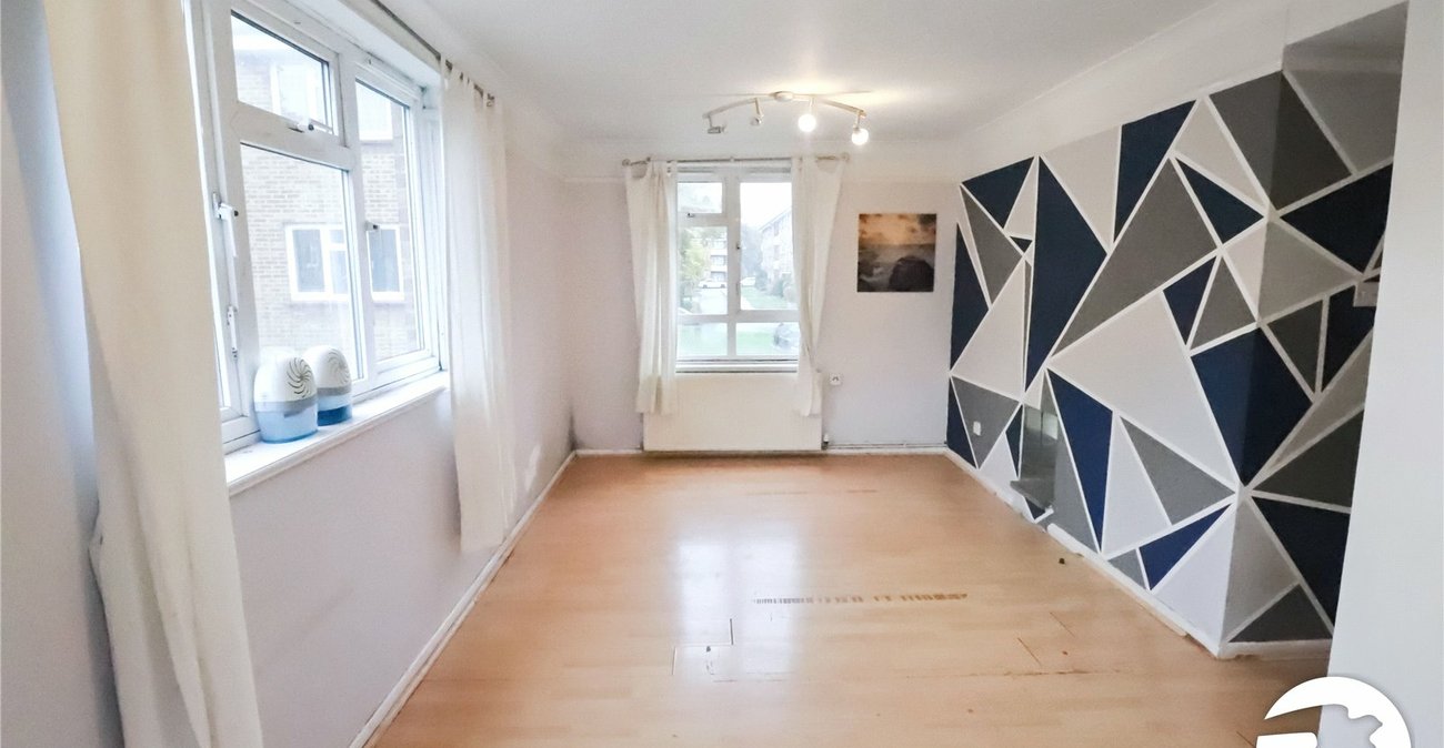 2 bedroom property for sale in London | Robinson Jackson