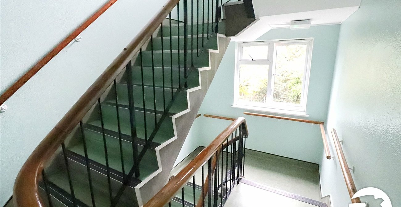 2 bedroom property for sale in London | Robinson Jackson