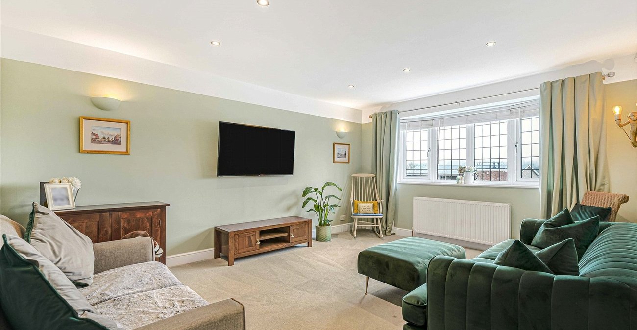 4 bedroom bungalow for sale in Bexley | Robinson Jackson