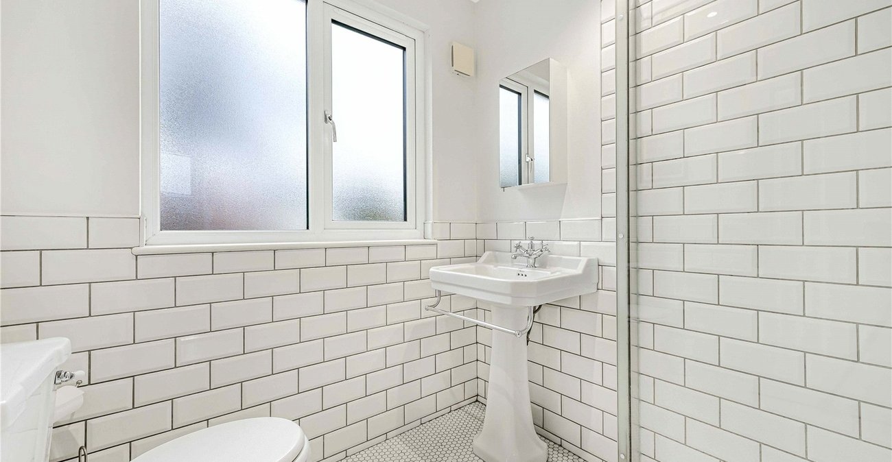 4 bedroom bungalow for sale in Bexley | Robinson Jackson