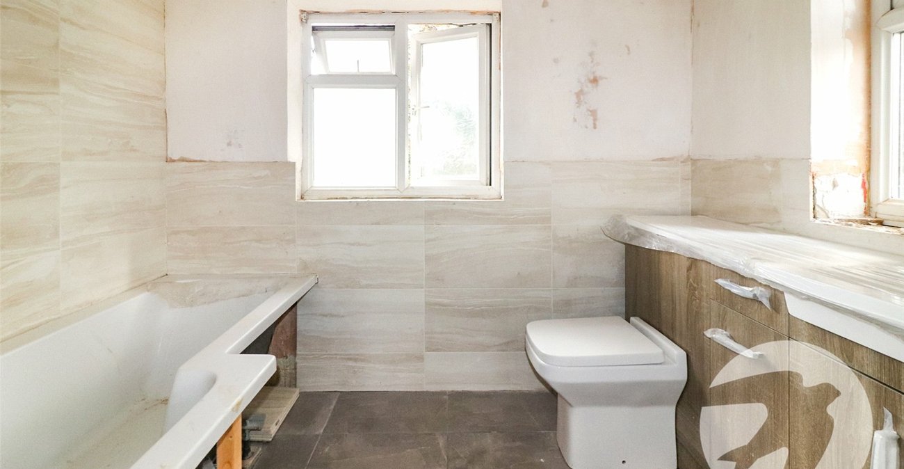 3 bedroom house for sale in Erith | Robinson Jackson