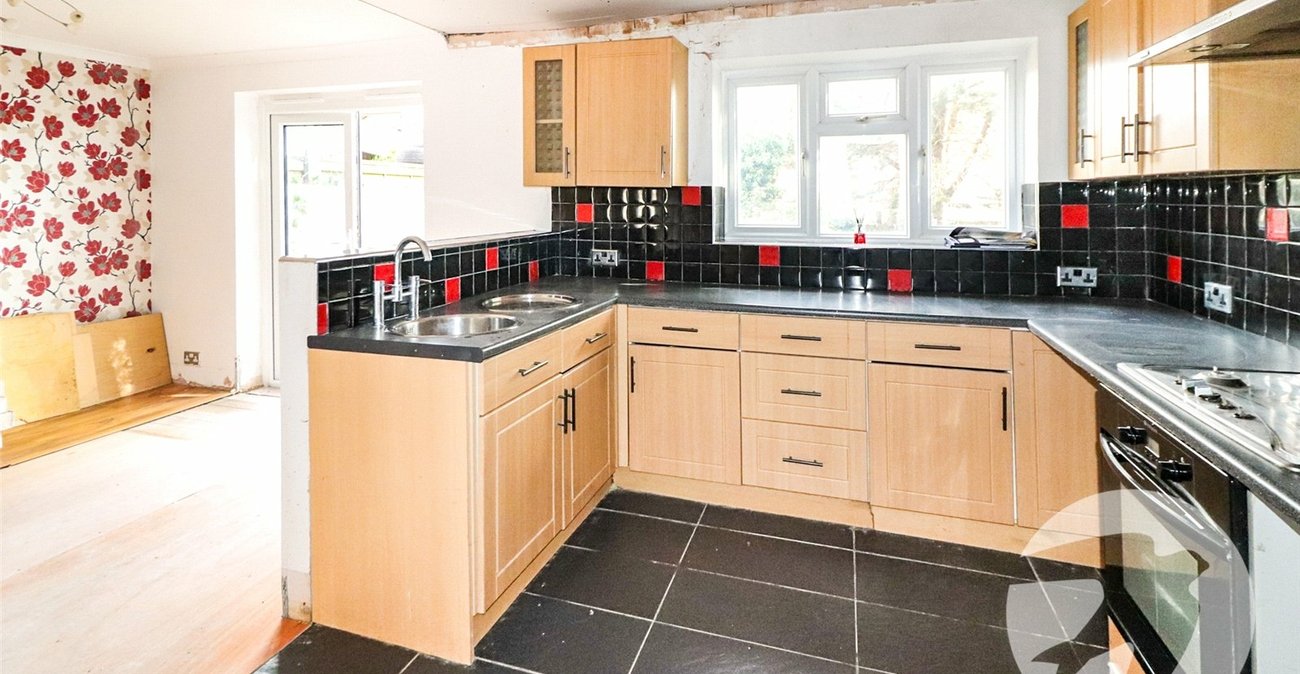 3 bedroom house for sale in Erith | Robinson Jackson