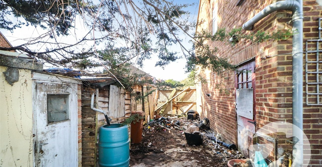 3 bedroom house for sale in Erith | Robinson Jackson