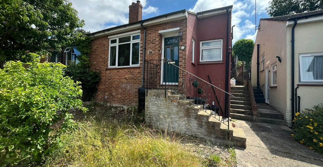 2 bedroom bungalow for sale in Chatham | Robinson Michael & Jackson