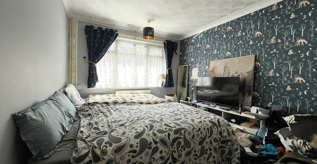 2 bedroom bungalow for sale in Chatham | Robinson Michael & Jackson