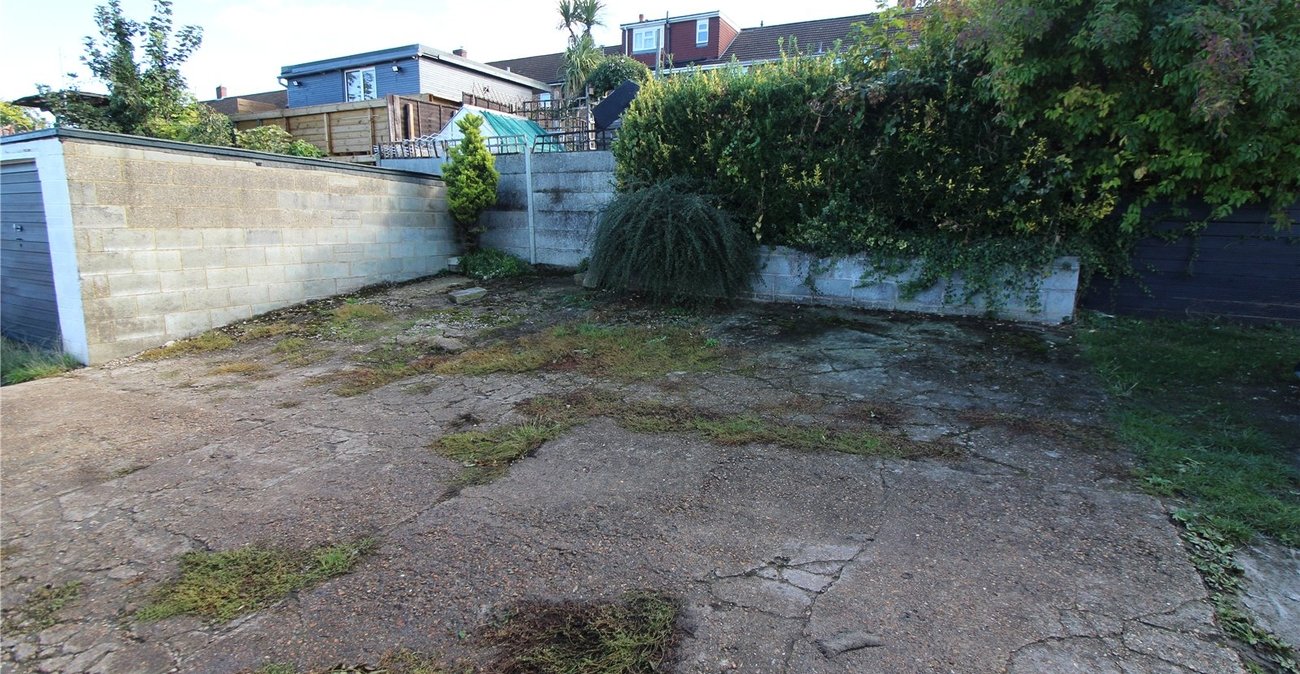 2 bedroom bungalow for sale in Chatham | Robinson Michael & Jackson