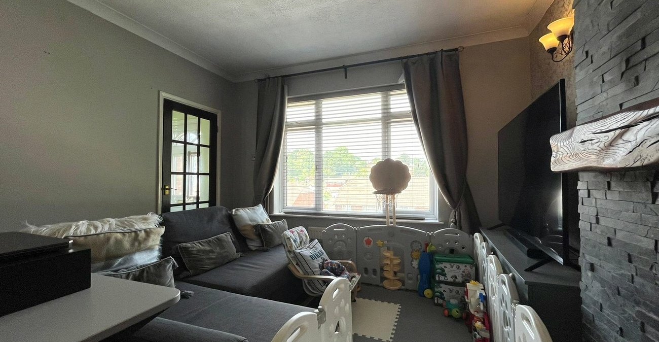 2 bedroom bungalow for sale in Chatham | Robinson Michael & Jackson