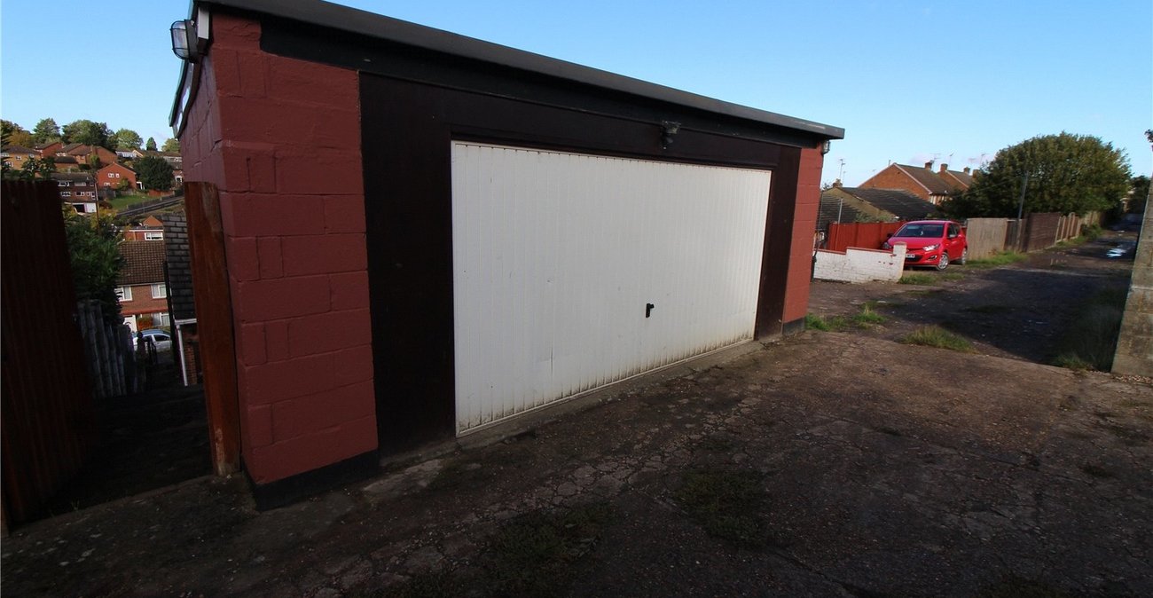 2 bedroom bungalow for sale in Chatham | Robinson Michael & Jackson