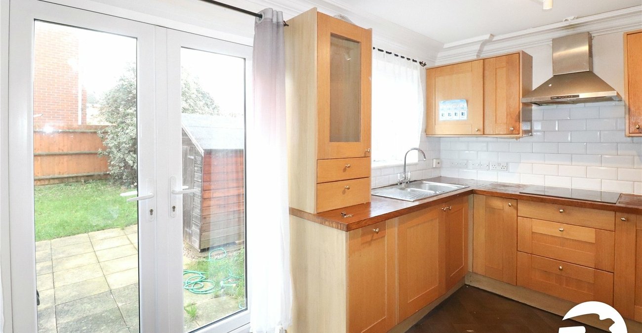 3 bedroom house for sale in London | Robinson Jackson