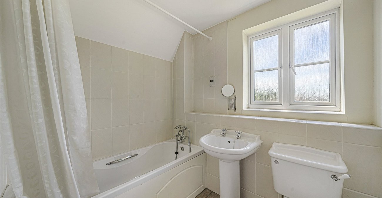 3 bedroom house for sale in Greenhithe | Robinson Jackson