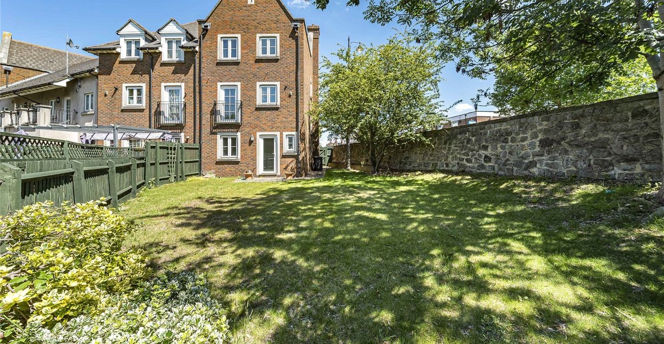 3 bedroom house for sale in Greenhithe | Robinson Jackson