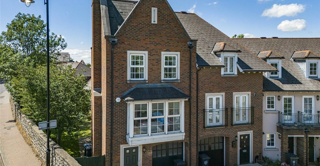 3 bedroom house for sale in Greenhithe | Robinson Jackson