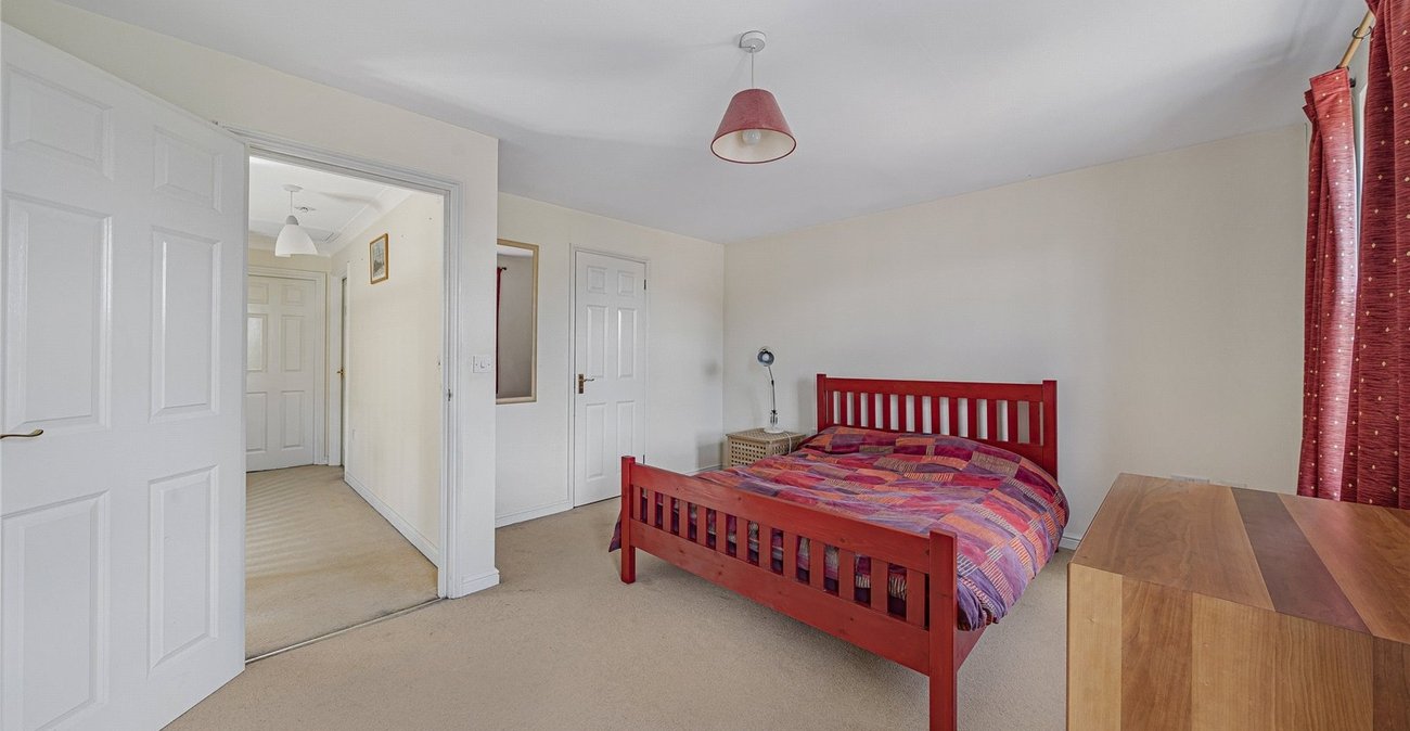 3 bedroom house for sale in Greenhithe | Robinson Jackson