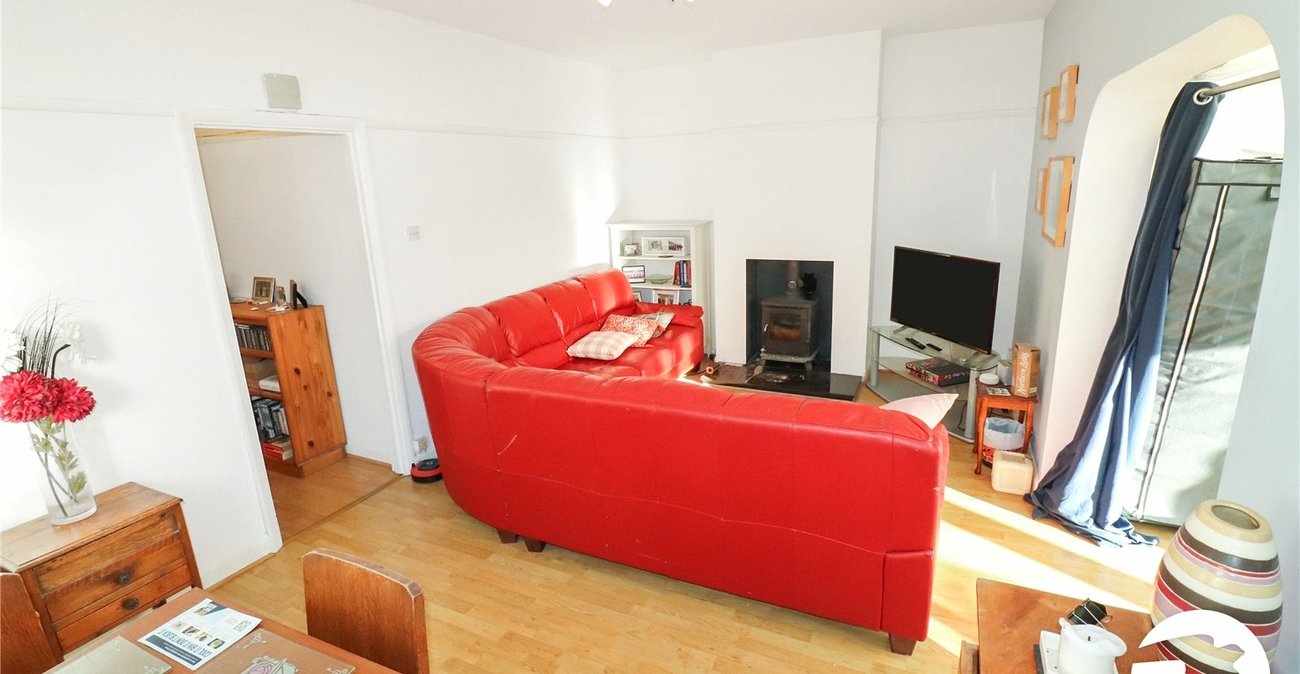 2 bedroom bungalow for sale in Erith | Robinson Jackson