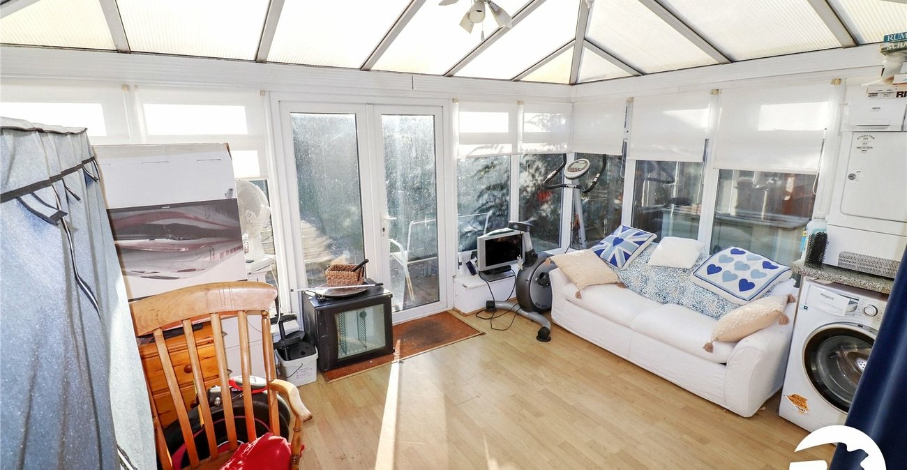 2 bedroom bungalow for sale in Erith | Robinson Jackson