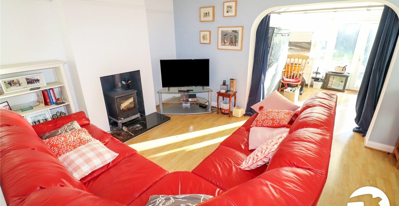 2 bedroom bungalow for sale in Erith | Robinson Jackson