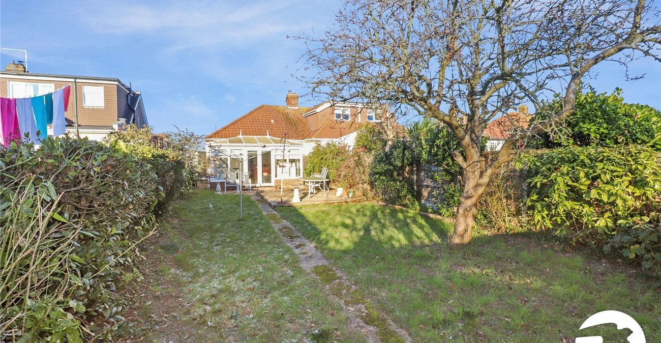2 bedroom bungalow for sale in Erith | Robinson Jackson
