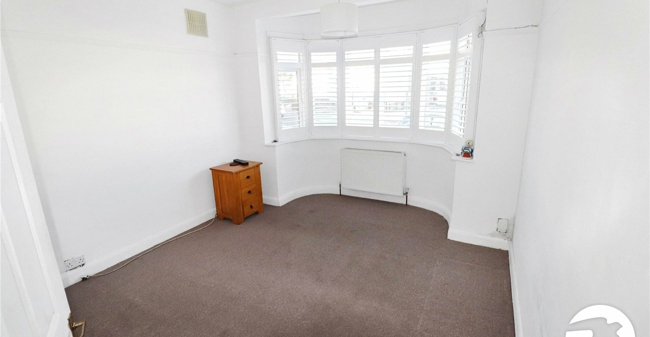 2 bedroom bungalow for sale in Erith | Robinson Jackson
