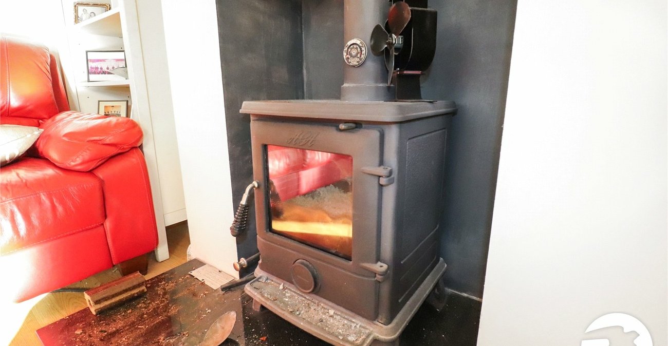 2 bedroom bungalow for sale in Erith | Robinson Jackson