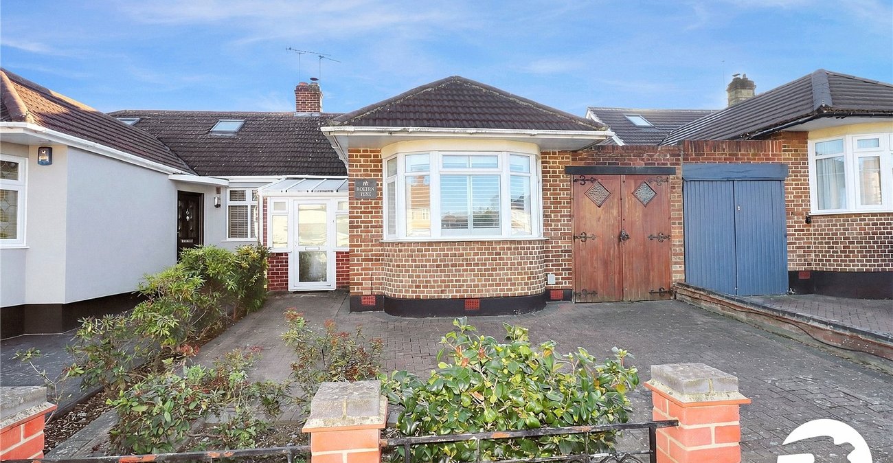 2 bedroom bungalow for sale in Erith | Robinson Jackson