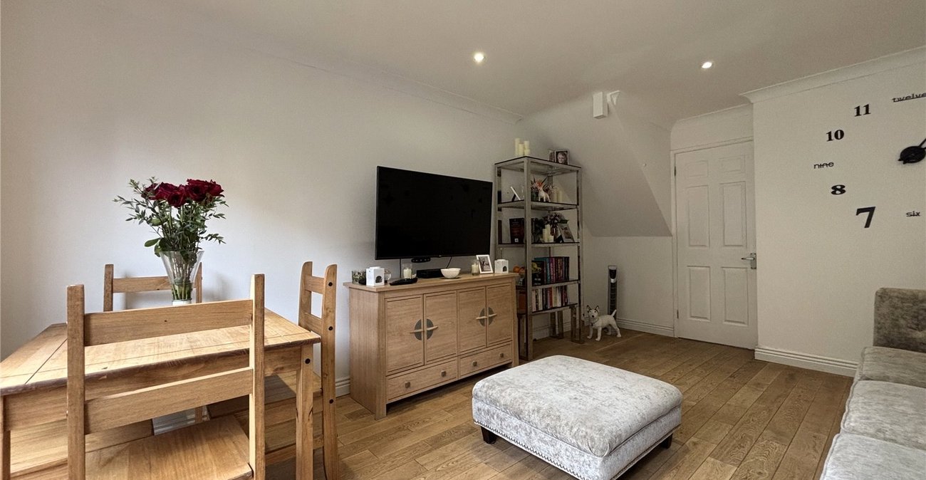 2 bedroom house for sale in Walderslade | Robinson Michael & Jackson