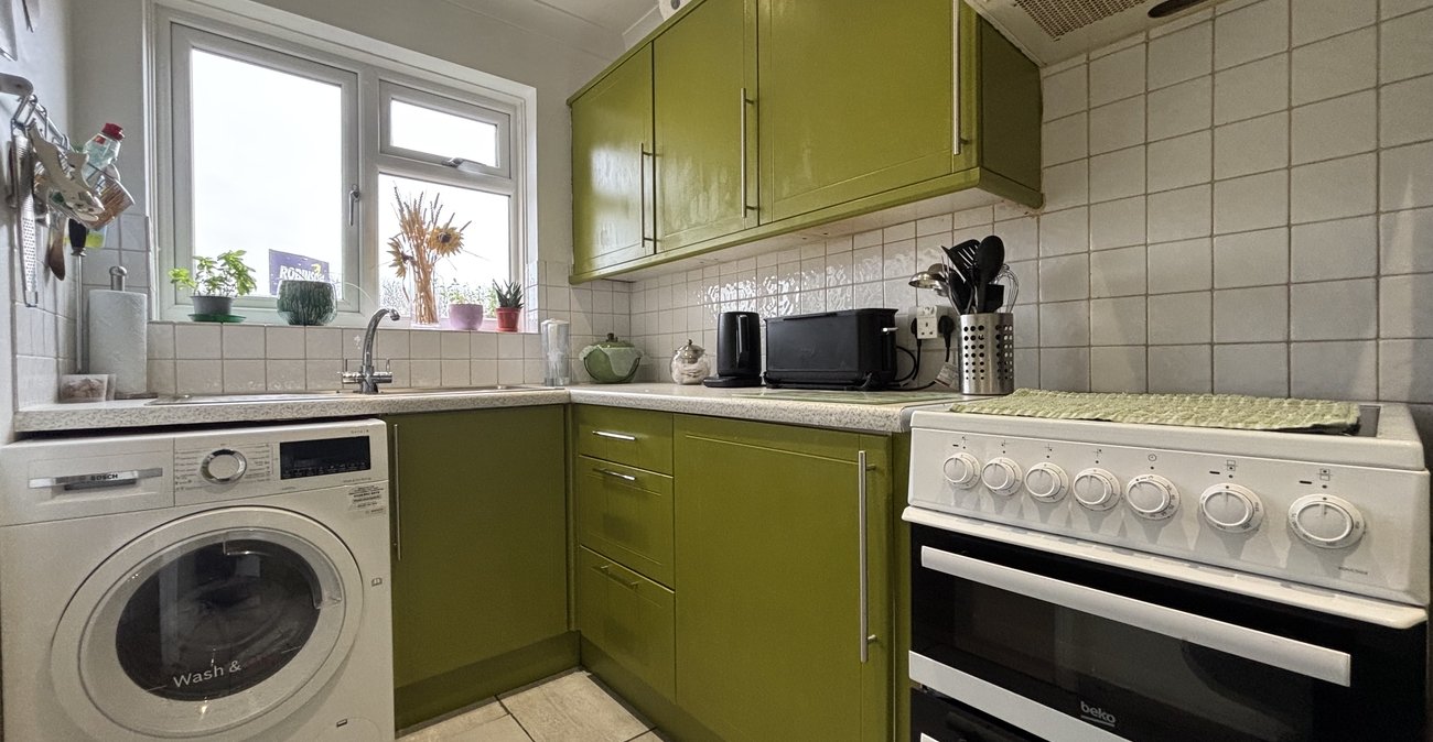 2 bedroom house for sale in Walderslade | Robinson Michael & Jackson