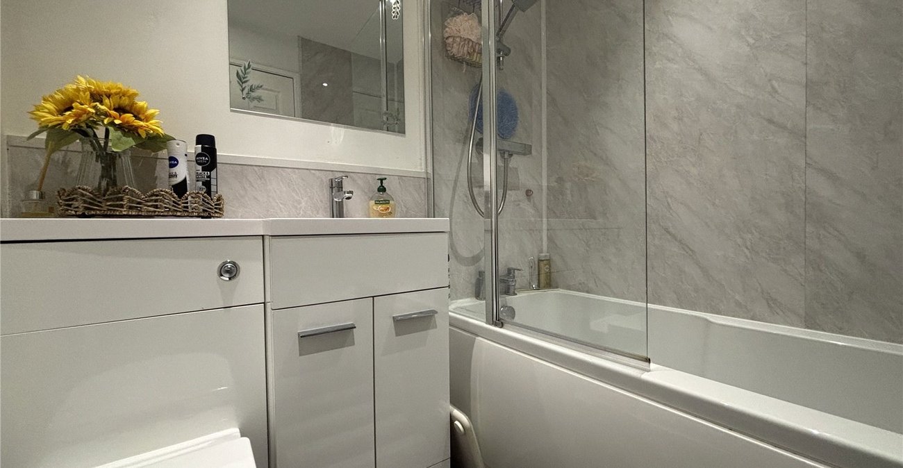 2 bedroom house for sale in Walderslade | Robinson Michael & Jackson