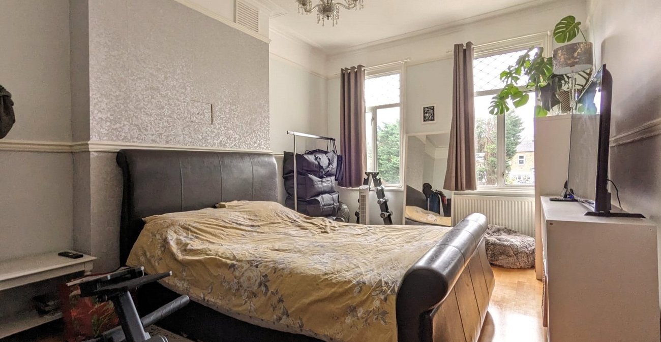 4 bedroom property for sale in Catford | Robinson Jackson