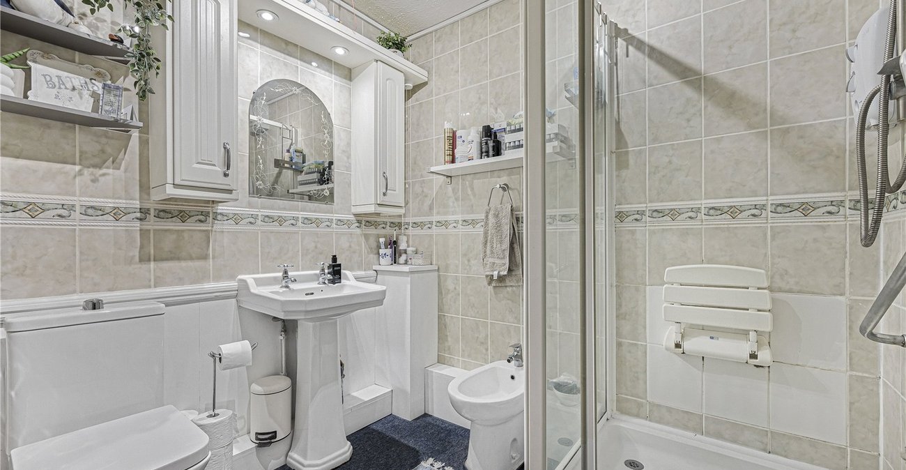 1 bedroom property for sale in The Spinney | Robinson Jackson
