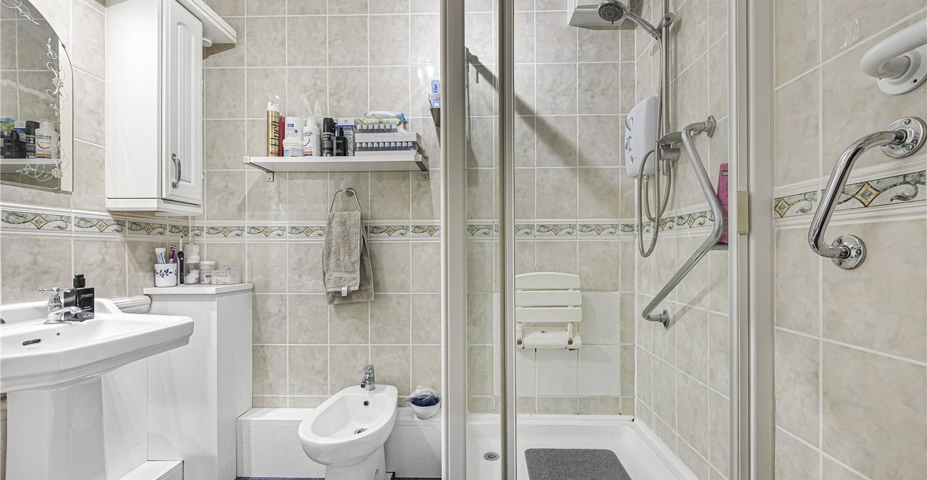 1 bedroom property for sale in The Spinney | Robinson Jackson