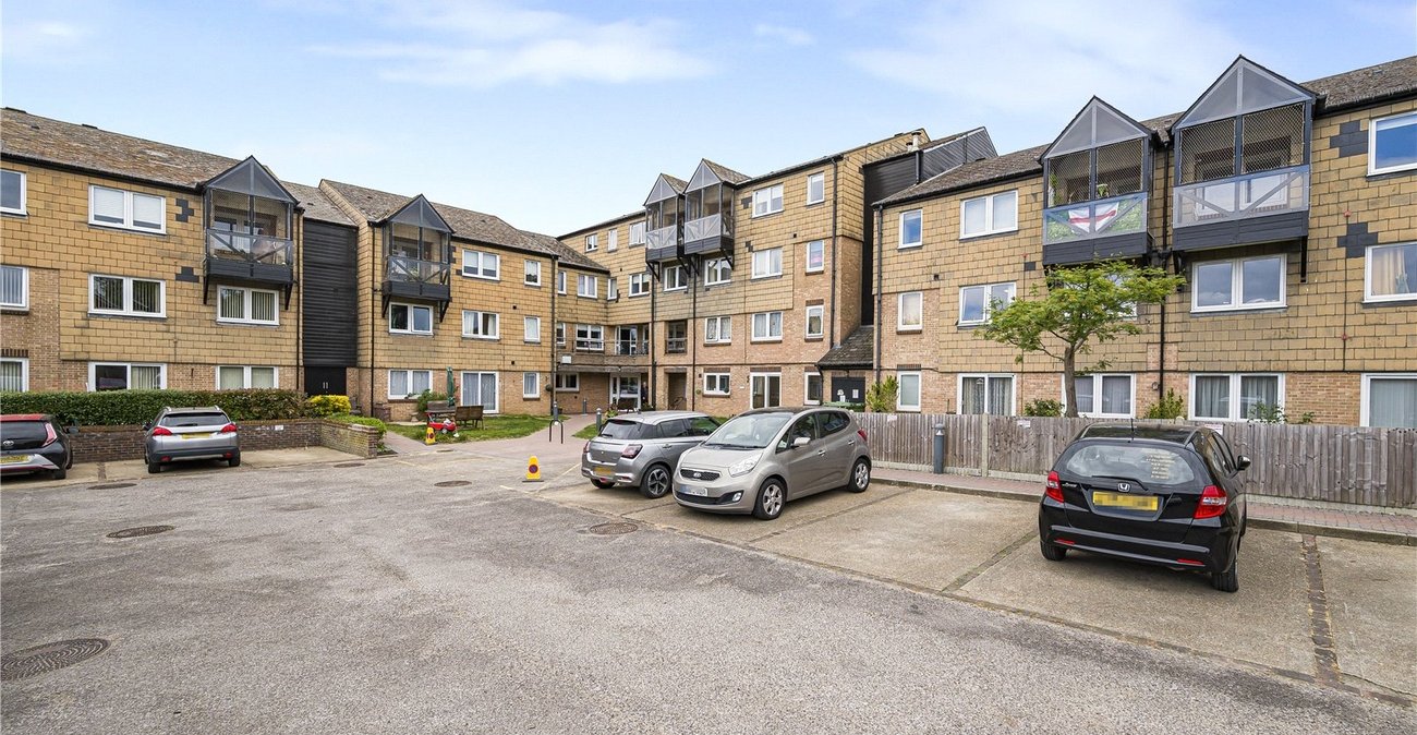 1 bedroom property for sale in The Spinney | Robinson Jackson