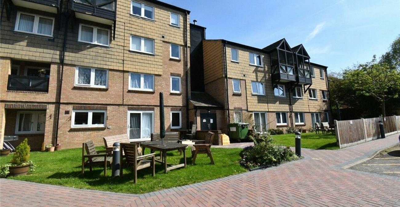 1 bedroom property for sale in The Spinney | Robinson Jackson