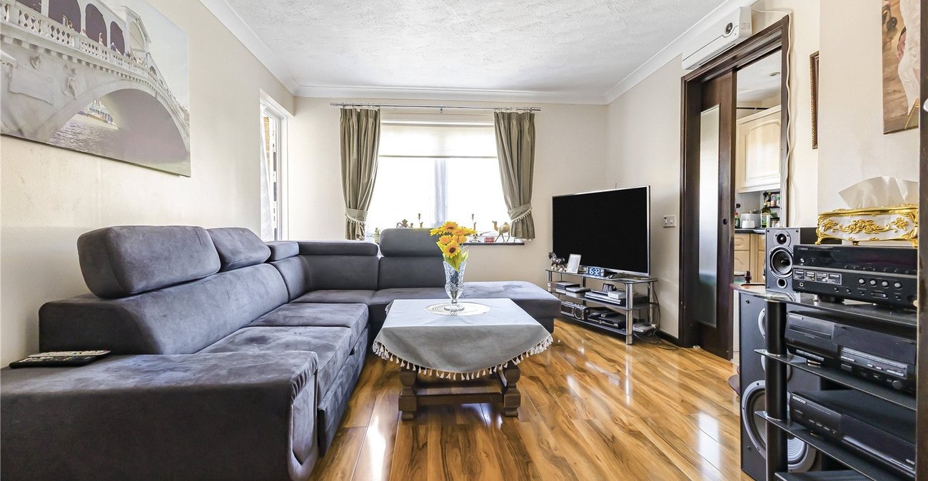 1 bedroom property for sale in The Spinney | Robinson Jackson