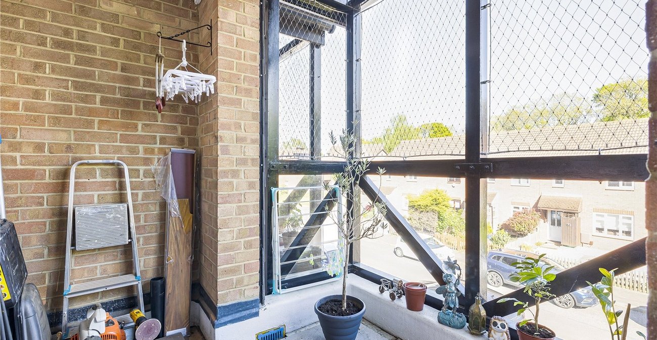 1 bedroom property for sale in The Spinney | Robinson Jackson