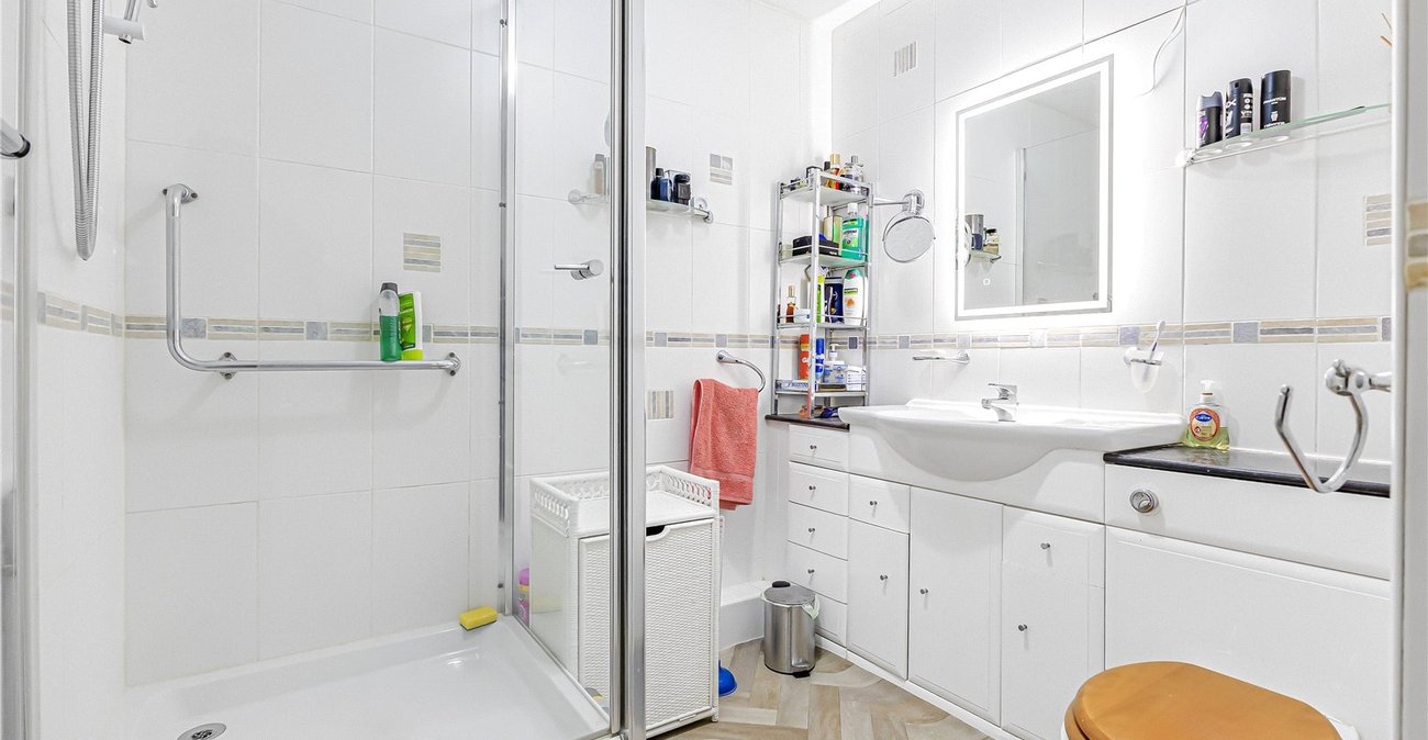 1 bedroom property for sale in The Spinney | Robinson Jackson